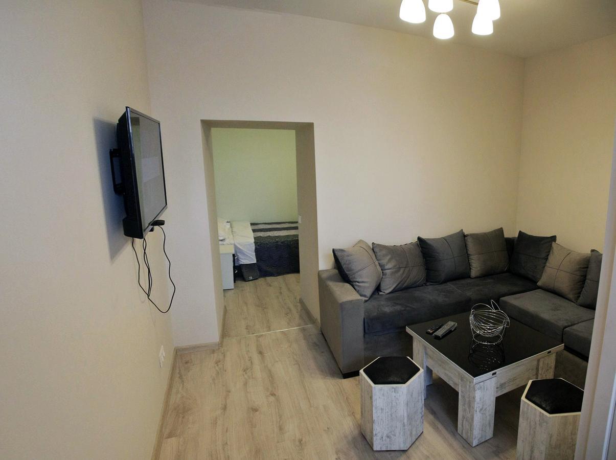 M & L Old Tbilisi Apartment ภายนอก รูปภาพ