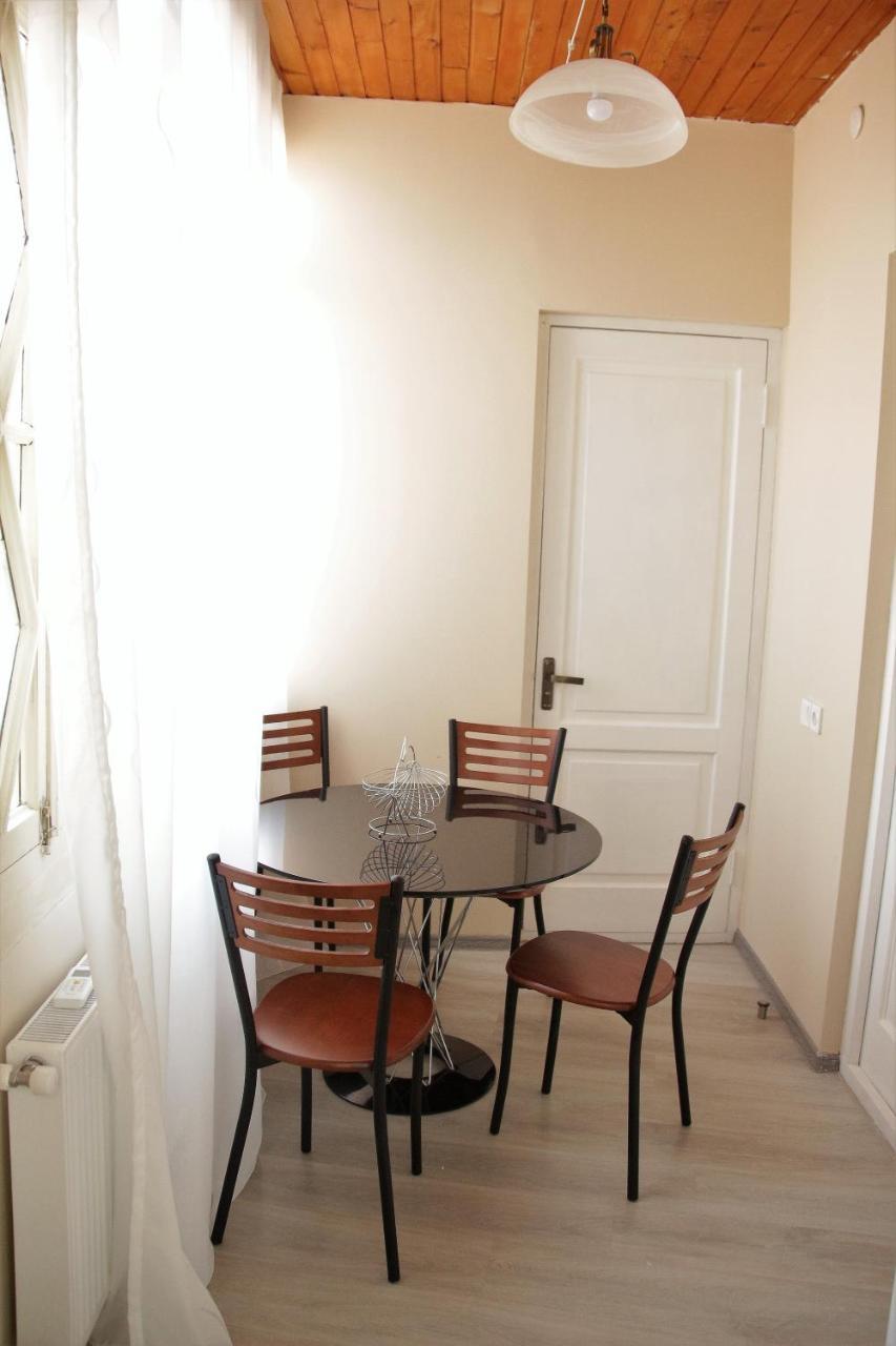 M & L Old Tbilisi Apartment ภายนอก รูปภาพ