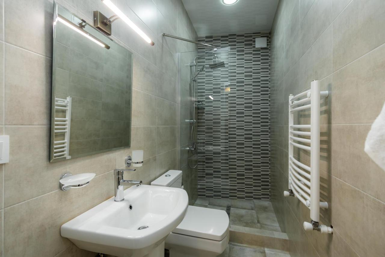 M & L Old Tbilisi Apartment ภายนอก รูปภาพ