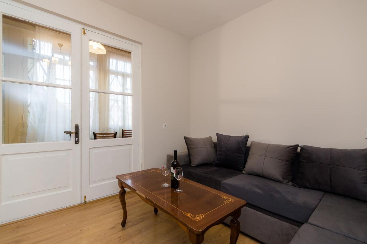 M & L Old Tbilisi Apartment ภายนอก รูปภาพ
