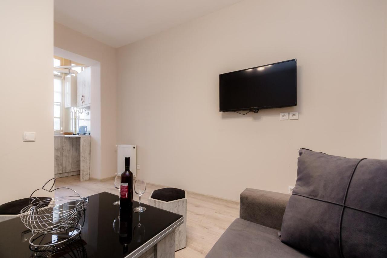 M & L Old Tbilisi Apartment ภายนอก รูปภาพ